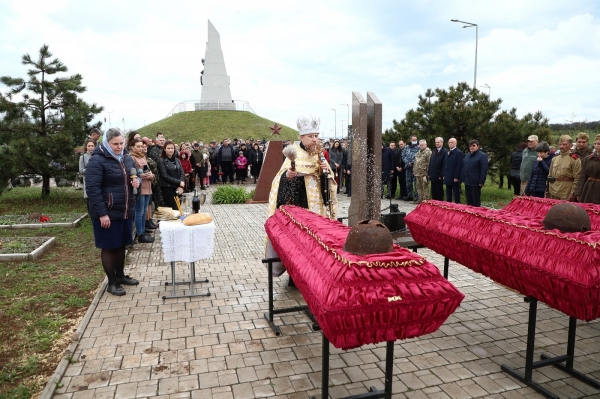 Останки 15 защитников и освободителей Одессы перезахоронили на Мемориале 412-й батареи. Видео
