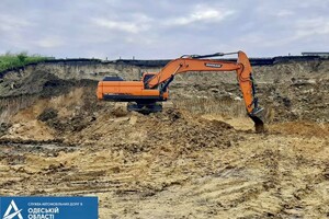Трасса Одесса-Киев пострадала от оползня: одна из полос перекрыта