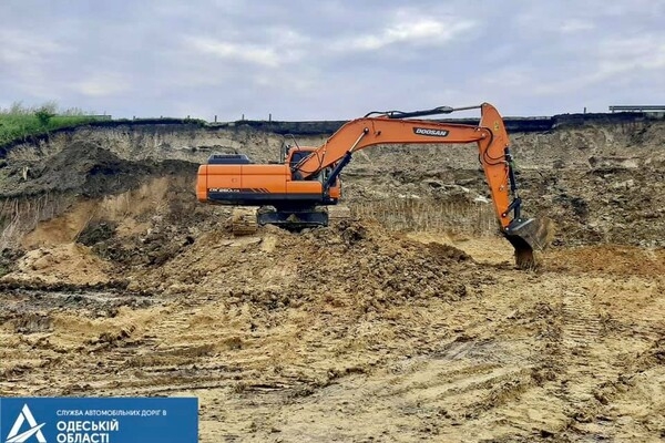 Трасса Одесса-Киев пострадала от оползня: одна из полос перекрыта