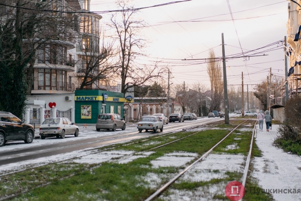 Снег с препятствиями: странности одесской погоды в первый по-настоящему зимний день. Фотозарисовка