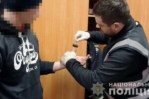 Разбой в пункте продажи лотереи: в Одессе задержали грабителя