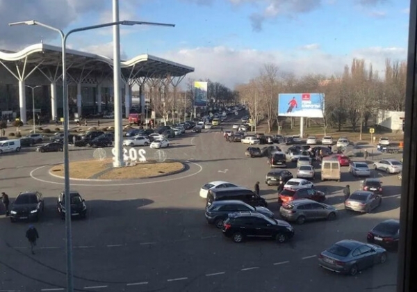 В одесском аэропорту из-за "минирования" застряли пассажиры