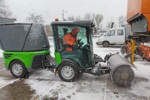 Одессу и области засыпает снегом: какая ситуация на дорогах и трассах 