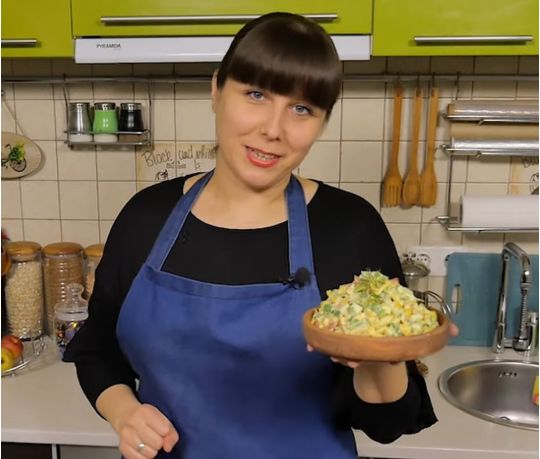 Ах, &laquo;Одеса&raquo;! Людмила Борщ поділилася рецептом дуже свіжого та&nbsp;ситного салату на&nbsp;Різдво та&nbsp;Старий Новий рік