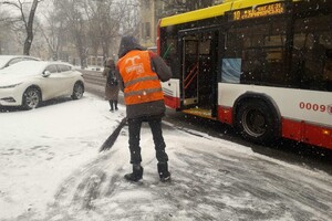 Одессу и области засыпает снегом: какая ситуация на дорогах и трассах 