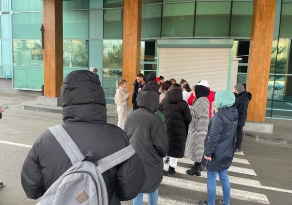 Последствия атаки в Одессе: огромные очереди и скачок курса валют