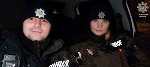 На Слободке спасли упавшего в четырёхметровую яму щенка  