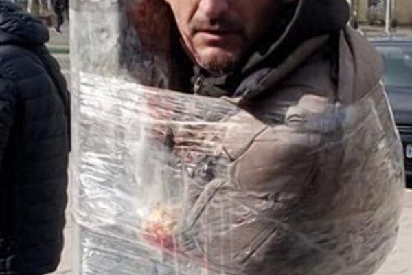 В Одесской области задержали восемь мародеров: одного привязали к дереву местные