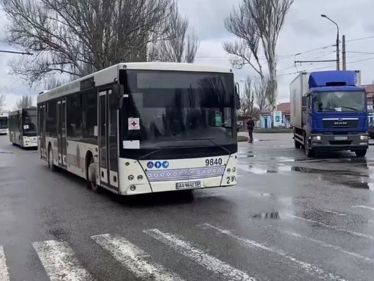 Гуманітарними коридорами у понеділок вдалося вивезти 8 057 людей — Офіс Президента