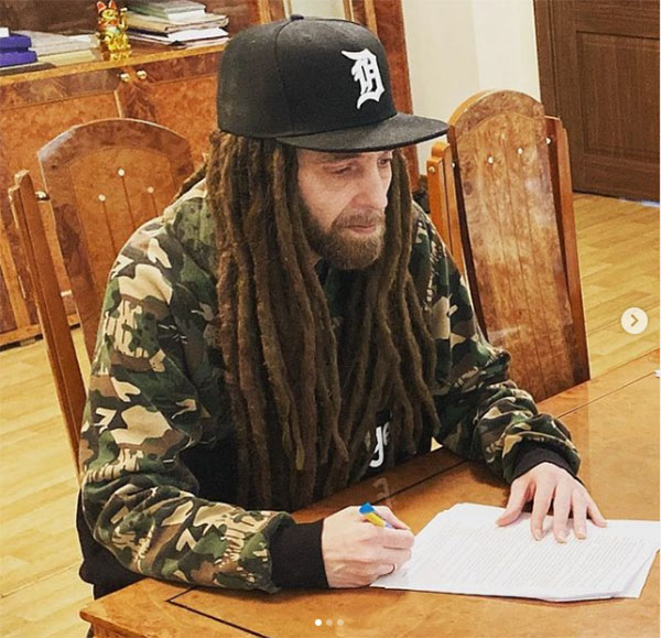 Потрібні люди для ротації: лідер гурту Green Grey пояснив, чому вирішив зі зброєю в руках захищати Україну, всупереч внутрішнім ворогам
