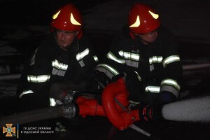 Подробности пожара в порту и помощь полиции: как прошли сутки у одесских спасателей 