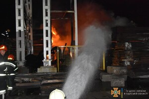 Подробности пожара в порту и помощь полиции: как прошли сутки у одесских спасателей 