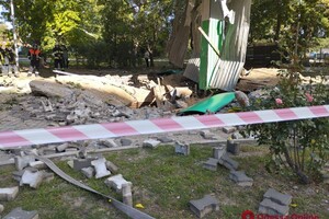 В Одессе на заправке произошел взрыв: под завалами ищут человека (обновлено)