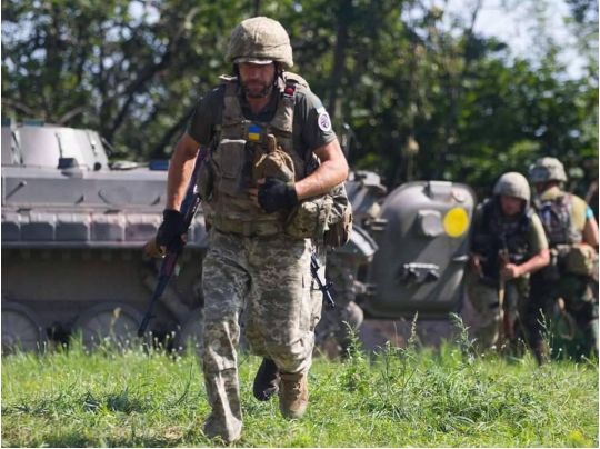 ЗСУ відбили штурм ворога на 8 населених пунктів, а українська авіація завдала 12 ударів по позиціях росіян, — Генштаб