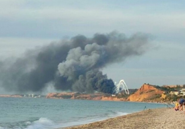 В Крыму после взрыва на военном аэродроме Бельбек начался пожар