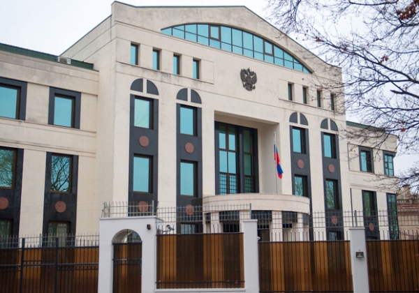 Молдова высылает одного из дипломатов РФ в ответ на падение на территории страны российской ракеты