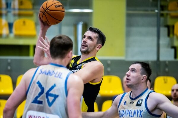 Баскетбол. &laquo;БІПА&raquo; у нервовому матчі програла свіжоспеченому чемпіону України