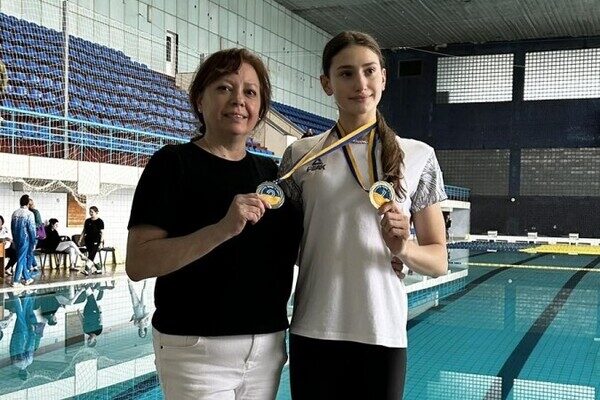 Одесская спортсменка завоевала серебро на чемпионате Украины по синхронному плаванию Одесская спортсменка завоевала серебро на чемпионате Украины по синхронному плаванию
