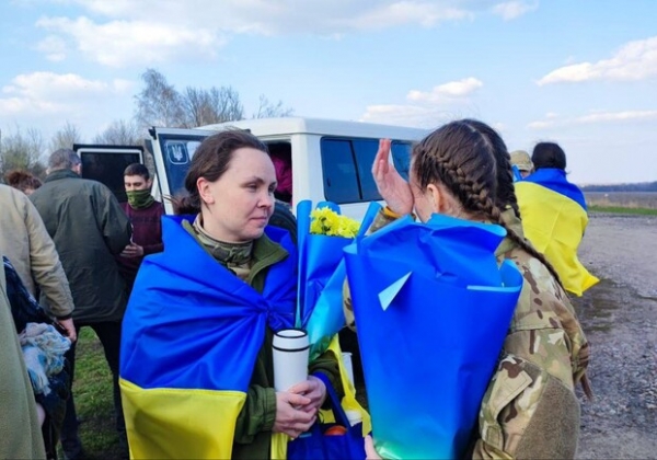 В Украине произошел большой обмен пленными: домой вернулись 100 военных
