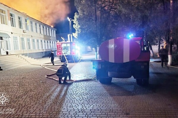 Масштабный пожар в Одесской области: пламя охватил лицей