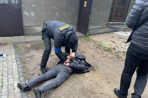 Требовал взятку за сохранение незаконного забора: в Одессе сотрудник райадминистрации попался на коррупции