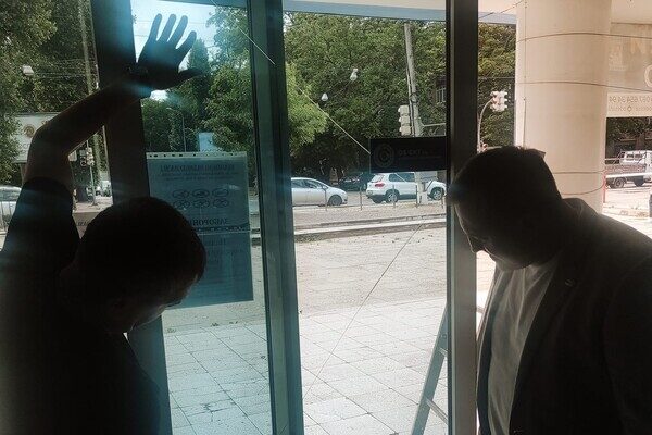 Во время ночного обстрела Одессы от ударной волны получила повреждения Одесская киностудия Во время ночного обстрела Одессы от ударной волны получила повреждения Одесская киностудия