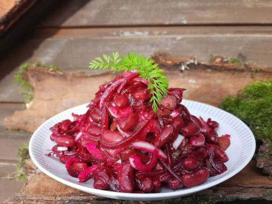 Квасолевий салат із&nbsp;маринованими огірками: смачно так, що&nbsp;не&nbsp;відірватися