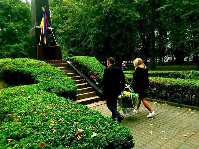 ВНМУ вшанував памʼять героїв-освітян, що загинули боронячи Україну
