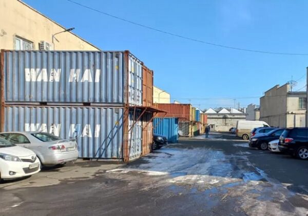 Склады рядом с "Седьмым километром" выставили на продажу