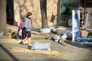 После обстрела: как приводят в порядок улицу Софиевскую 