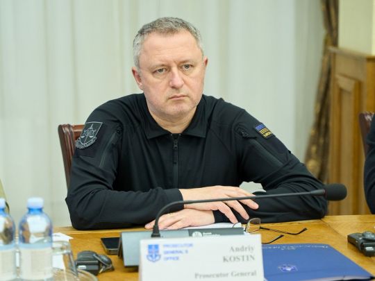 Донька в&nbsp;Європі, повнолітній син у&nbsp;США. Генпрокурор ховає своїх дітей за&nbsp;кордоном,&nbsp;&mdash; Євген Магда