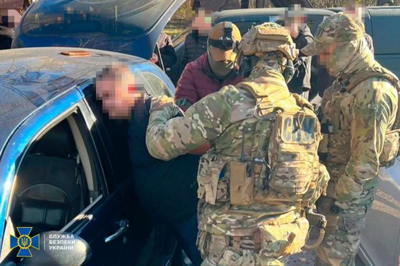 Трофейна зброя бандитам не дісталася: у Західній Україні СБУ перехопила «стволи» із зони бойових дій (фото)