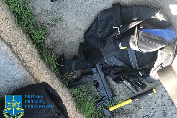 Банду, которая нападала на банки и инкассаторов в Одессе, приговорили