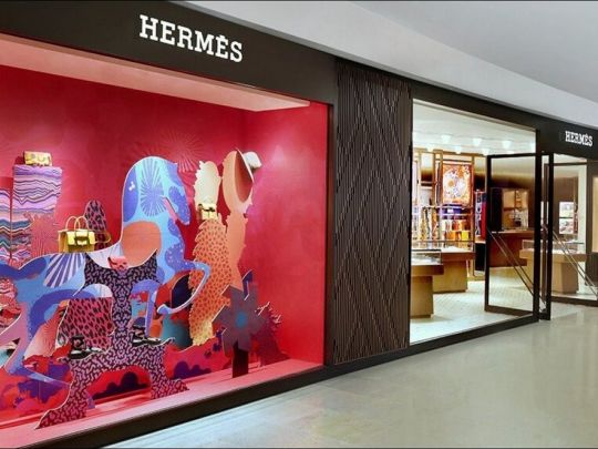 Майже історія Попелюшки: найбільший акціонер Herm&egrave;s хоче усиновити садівника, щоб передати йому свої статки