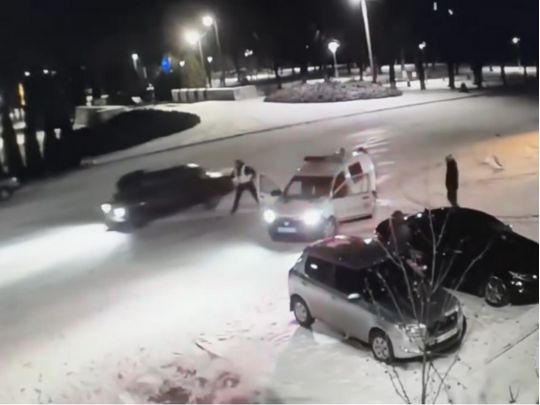 Під Києвом п'яний водій мало не&nbsp;задавив поліцейського, який його ловив (відео)