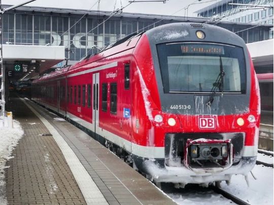 Транспортний колапс у Німеччині: країну накрила хвиля страйків машиністів і фермерів