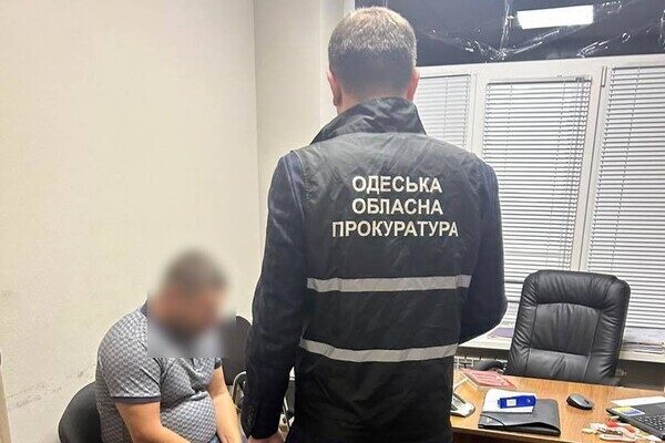 Переправлял уклонистов под видом водителей за границу: в Одесской области будут судить предпринимателя Переправлял уклонистов под видом водителей за границу: в Одесской области будут судить предпринимателя