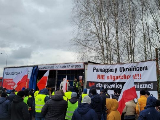 Фермери Польщі знову оголосили загальний страйк: стало відомо дату перекриття доріг