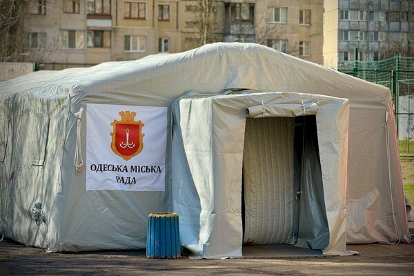 ООН осмотрели пострадавший от обстрела дом на Добровольского: началась подготовка к демонтажу 