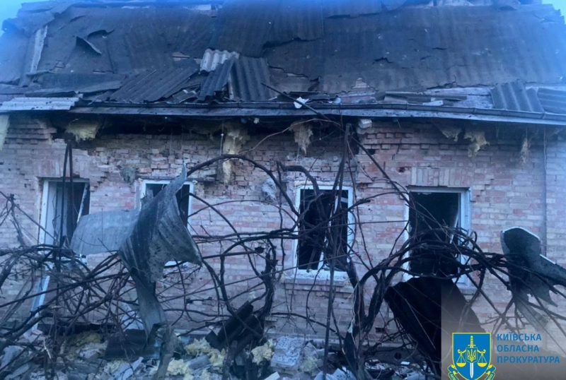 Поранено людей, пошкоджено будинки: стали відомими наслідки удару росії по Київщині (фото, відео)