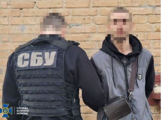 СБУ затримала злочинців, які хотіли вивезти з України обладнання до бойових літаків
