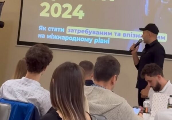 В Одессе выгнали с бизнес-ивента блогера, которая попросила спикера общаться на украинском В Одессе выгнали с бизнес-ивента блогера, которая попросила спикера общаться на украинском