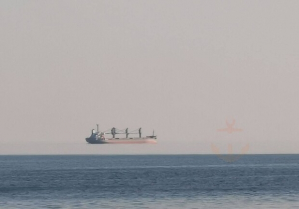 Фата-моргана: в Одессе заметили левитирующее над морем судно (фото)