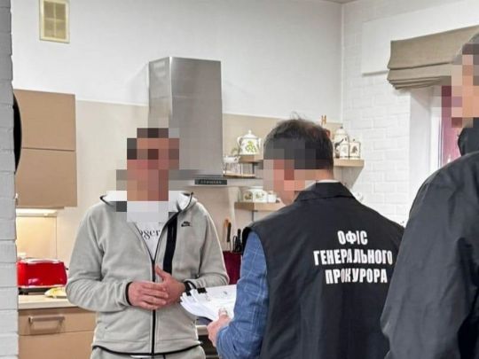 Під виглядом особистих водіїв нардеп вивіз за&nbsp;кордон близько 20 військовозобов'язаних&nbsp;&mdash; ДБР (фото)