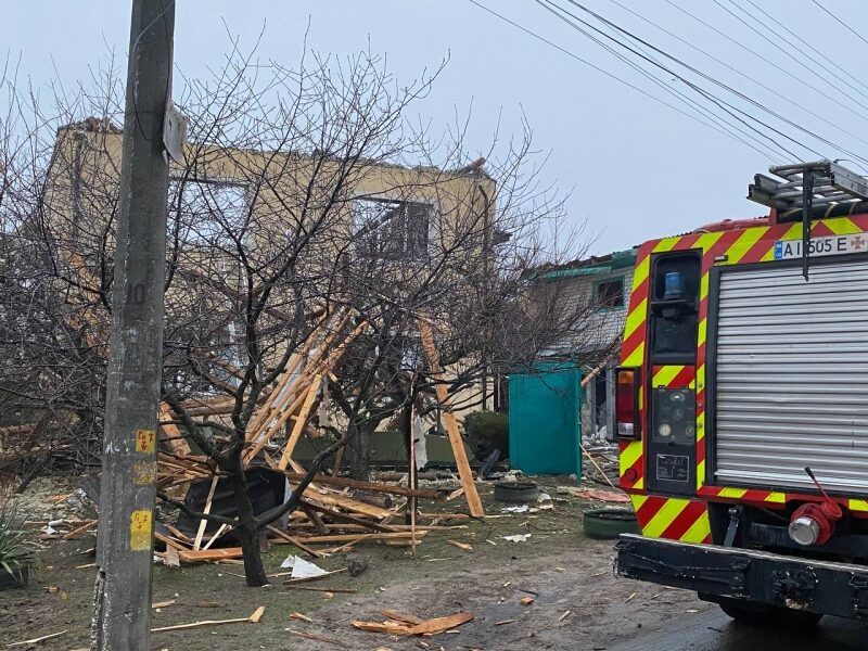 Зруйновано 12 будинків та&nbsp;магазин: мер Броварів показав наслідки нічного нальоту дронів на&nbsp;місто (фото)