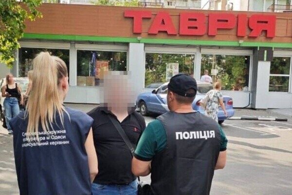 Требовал деньги за разрешение на торговлю у моря: чиновник Одесского горсовета попался на взятке Требовал деньги за разрешение на торговлю у моря: чиновник Одесского горсовета попался на взятке