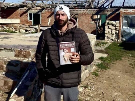 &laquo;Ідея виникла ще&nbsp;у&nbsp;лікарні, коли я&nbsp;вже взнав, що&nbsp;залишився сам&raquo;: хлопець, який через удар &laquo;шахеду&raquo; втратив батьків, написав книгу про пережите