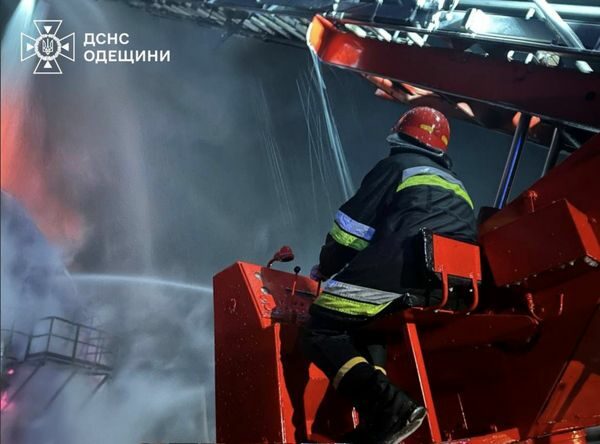 Дрони ворога вночі атакували Охтирку та&nbsp;Ізмаїл: у&nbsp;містах сильні пожежі, є&nbsp;поранені (фото)