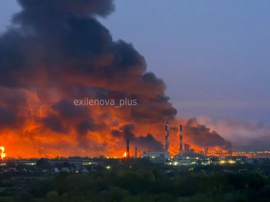 Українські безпілотники вдарили по&nbsp;двох НПЗ у&nbsp;росії (фото, відео)