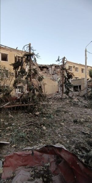 У&nbsp;Слов'янську після нальоту дронів пошкоджено багатоповерхівки, готель та&nbsp;гуртожиток (фото, відео)